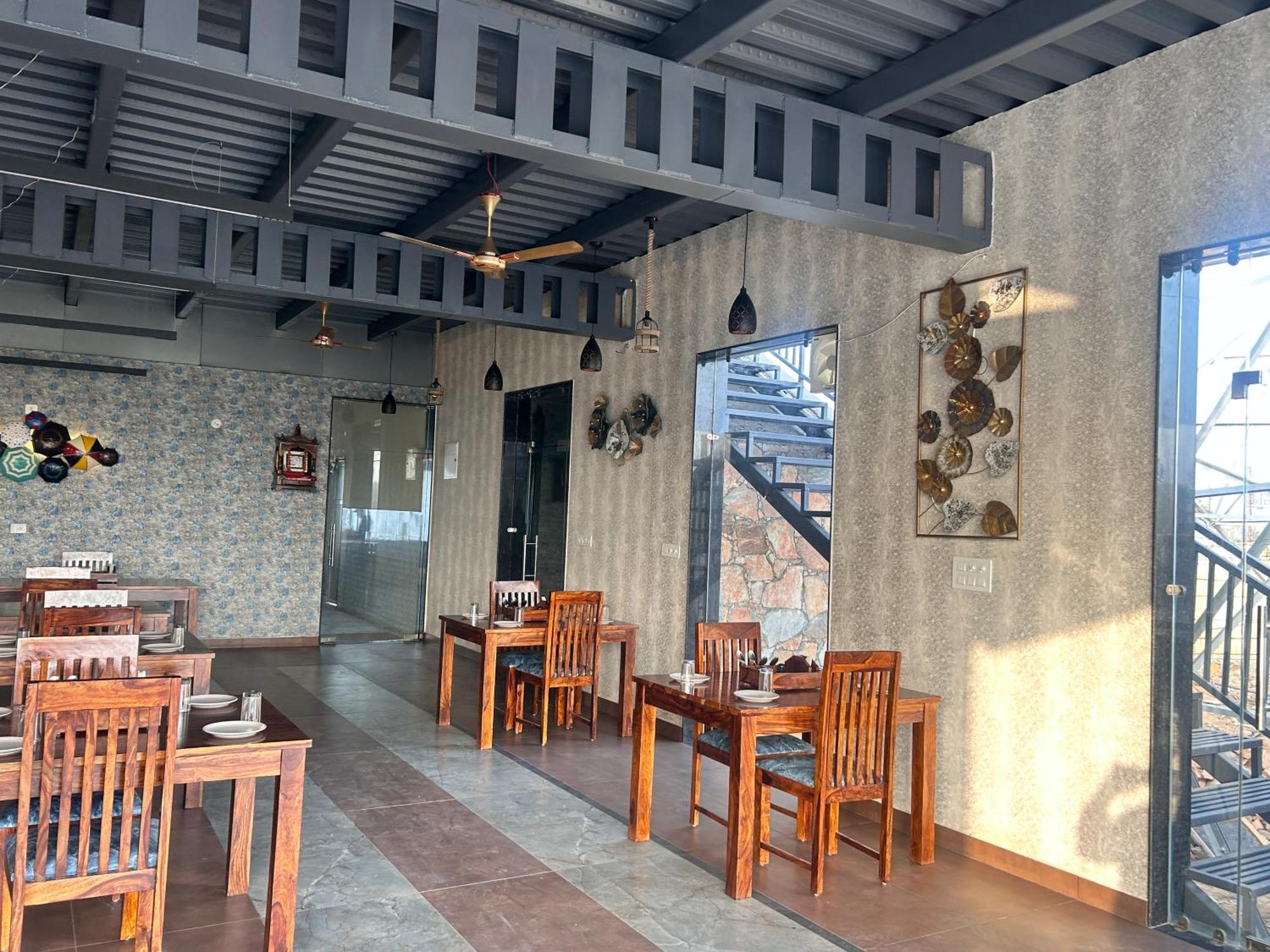 Royal Rajasthan Resort Sikar Exteriör bild