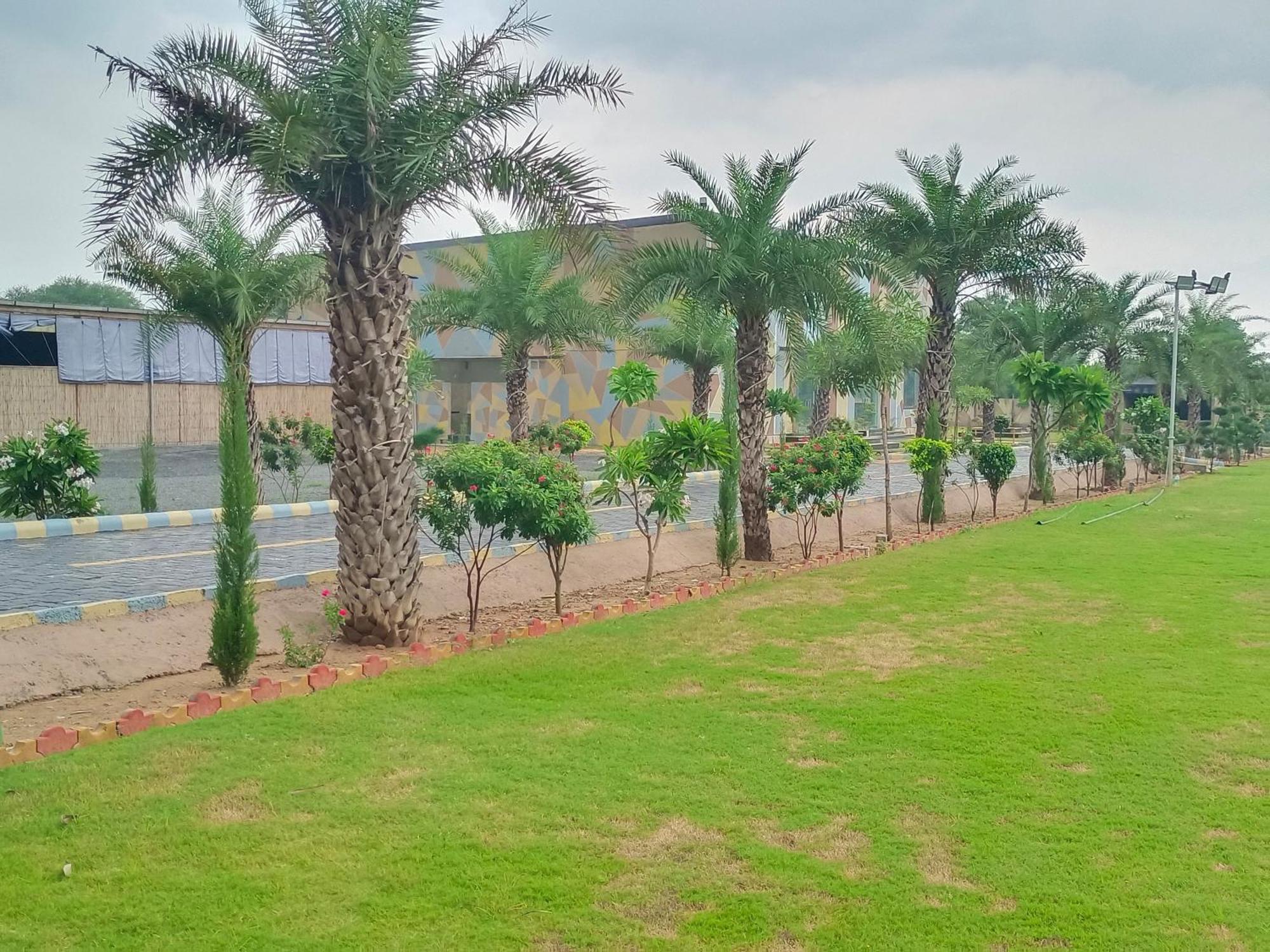 Royal Rajasthan Resort Sikar Exteriör bild