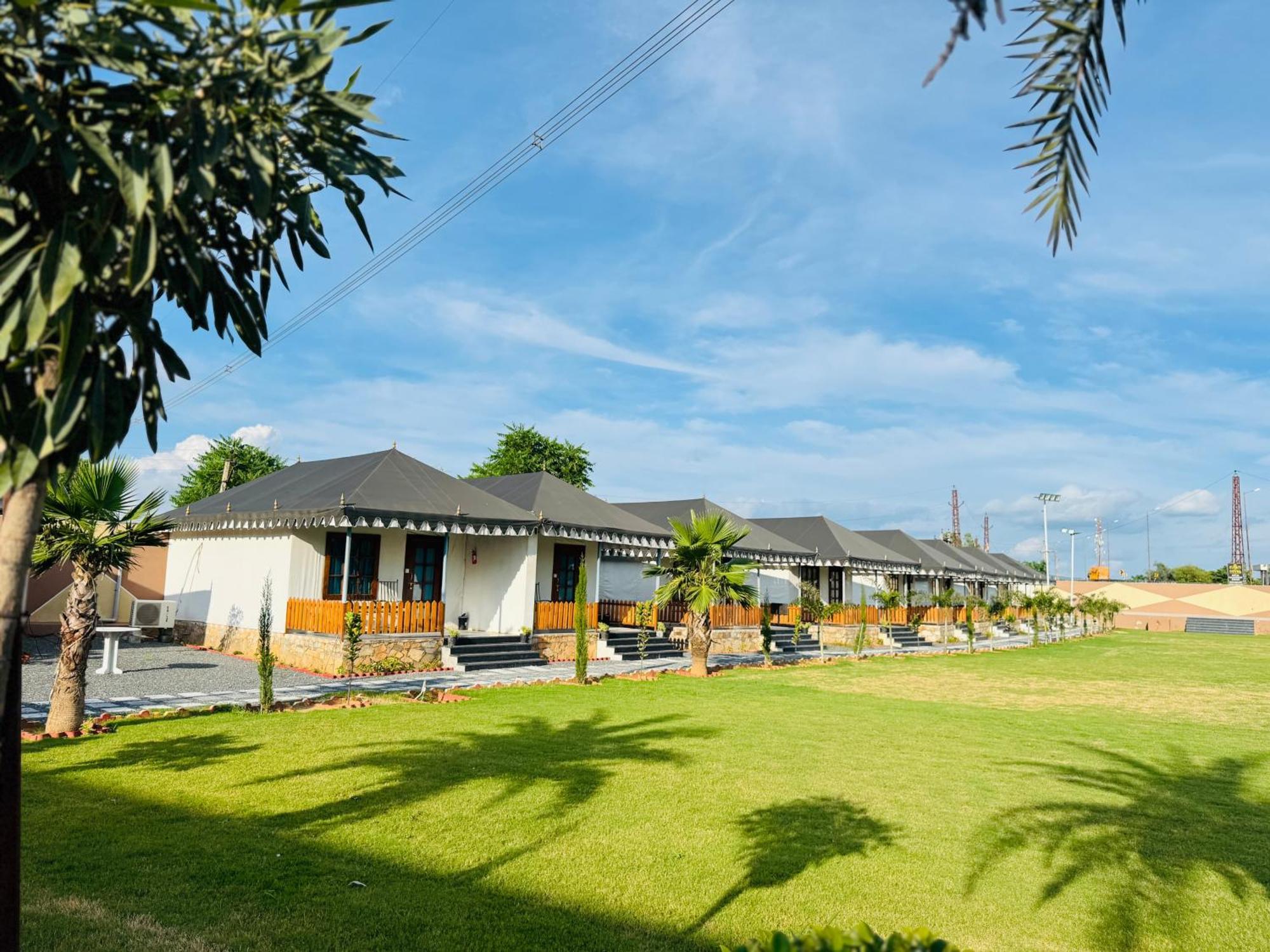Royal Rajasthan Resort Sikar Exteriör bild
